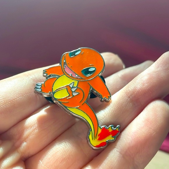 Authentic Rare Pokemon licensed charmander Enamel Pin - Picture 1 of 2